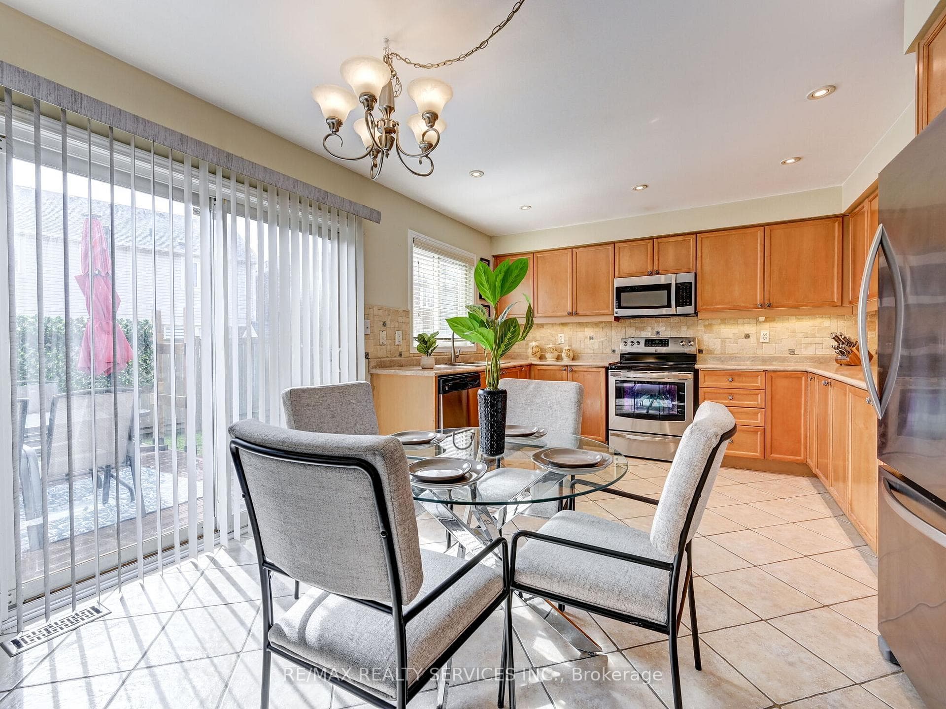 12 Yolanda Place photo 16
