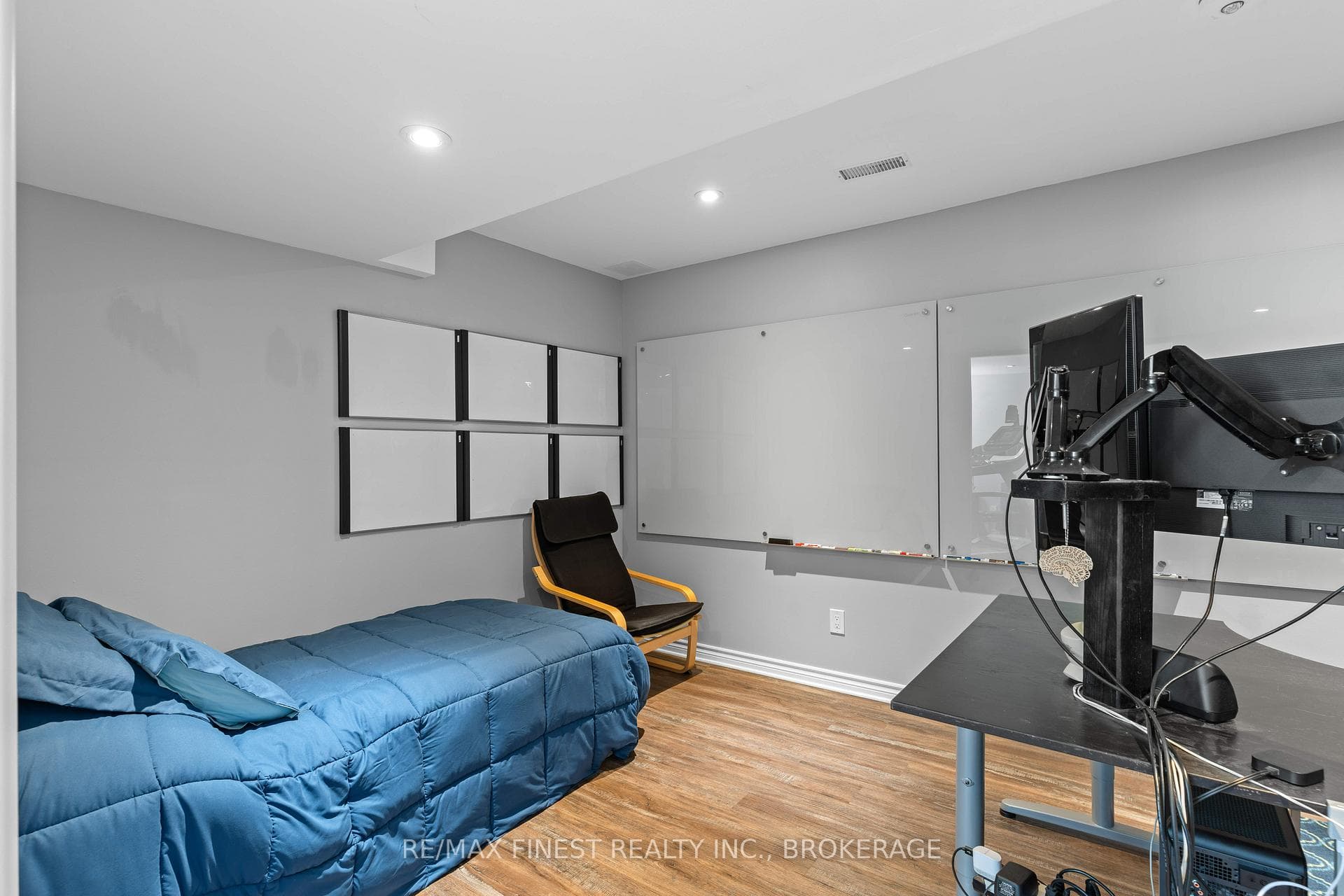 624 Halloway Drive photo 42