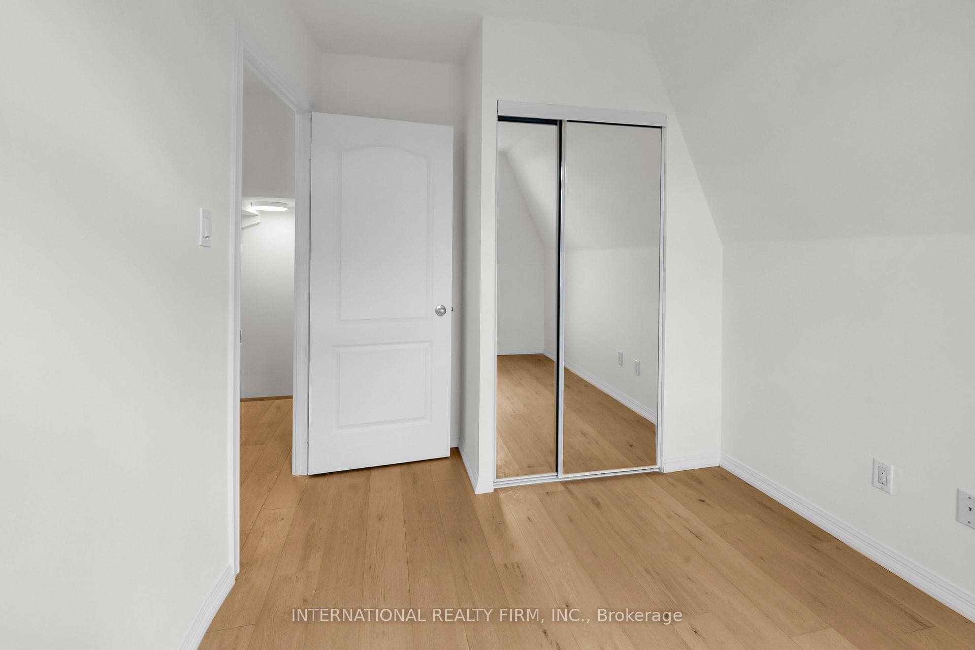 27 Sudbury Street Unit 2706 photo 13