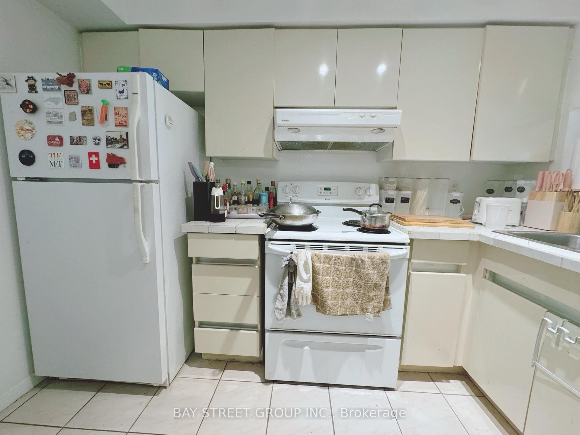 24 Wellesley Street Unit 1512 photo 7