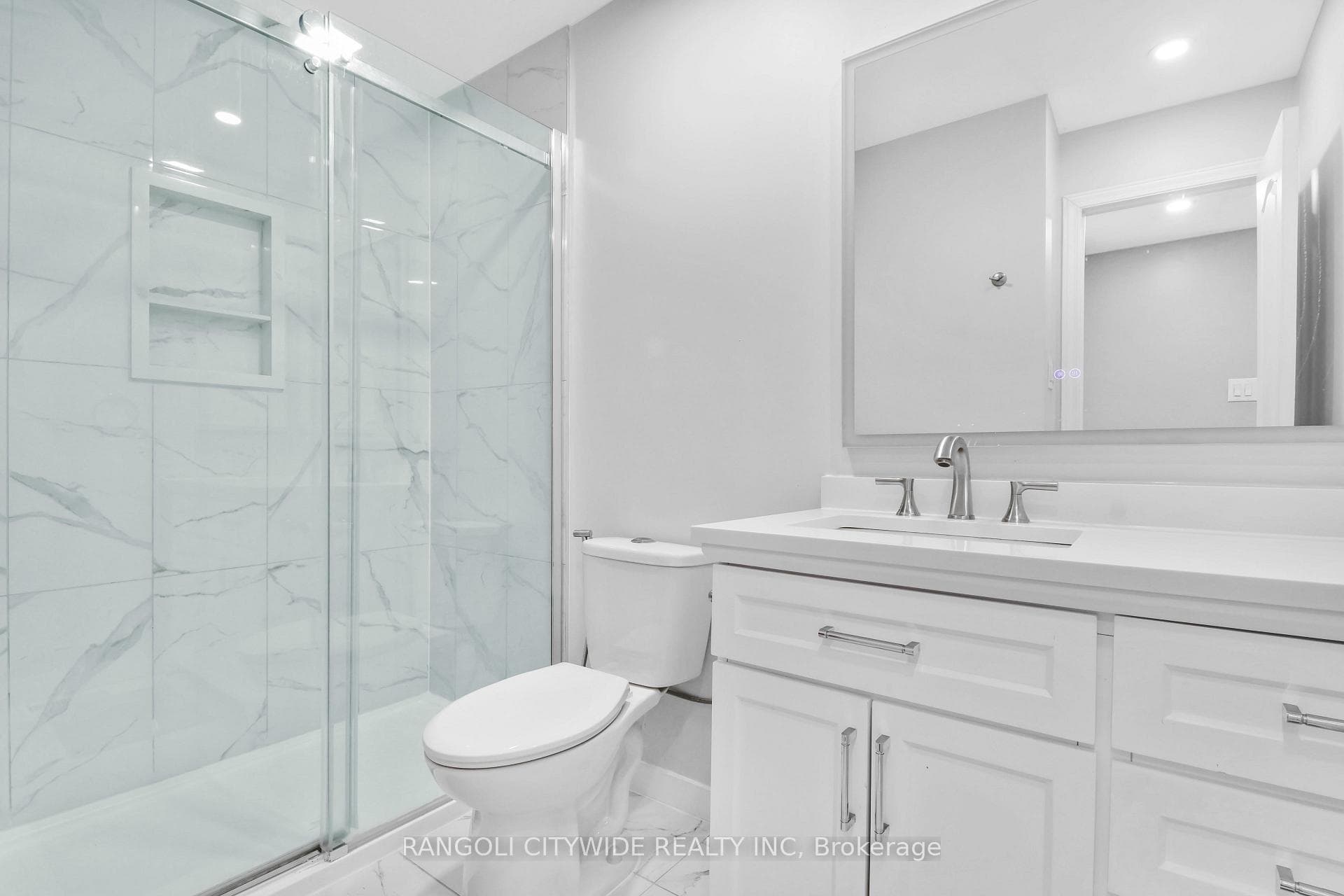 5962 Pineglade Crescent photo 15