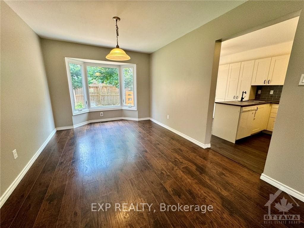 95 LANGSTROM Crescent photo 9