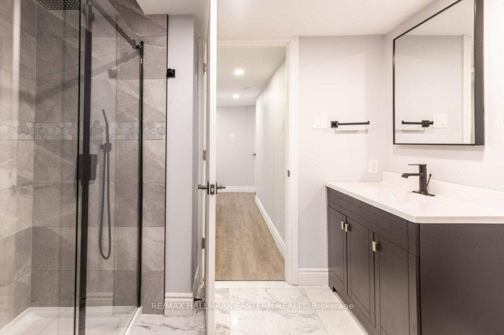 735 Jane Street photo 43