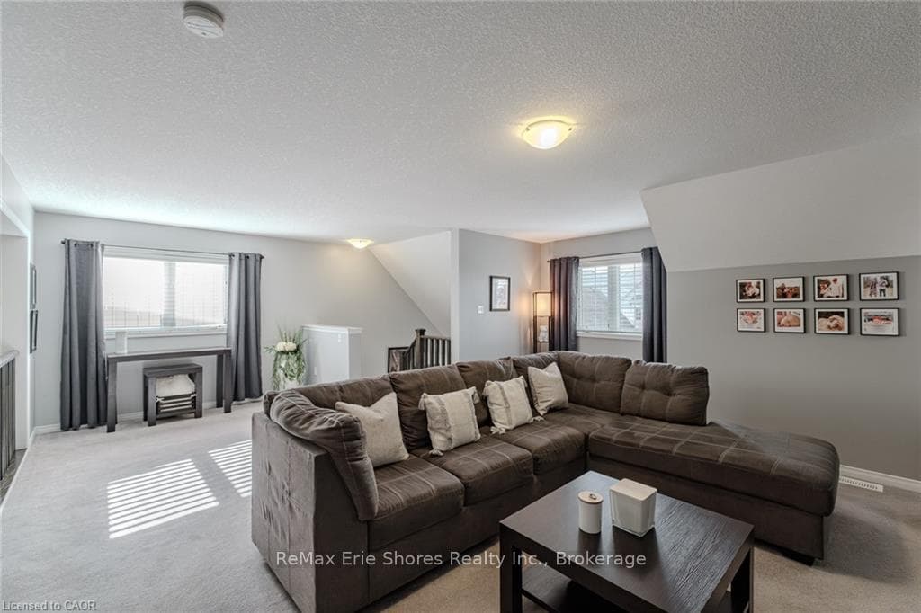 73 English Lane photo 15