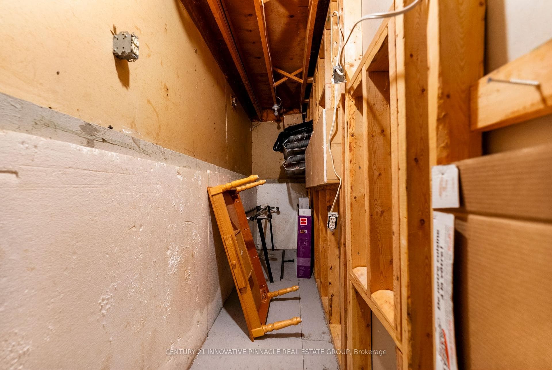 594 Herbert Street photo 35