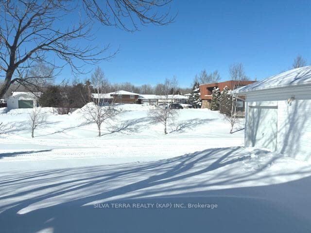 6 Champlain Crescent photo 46