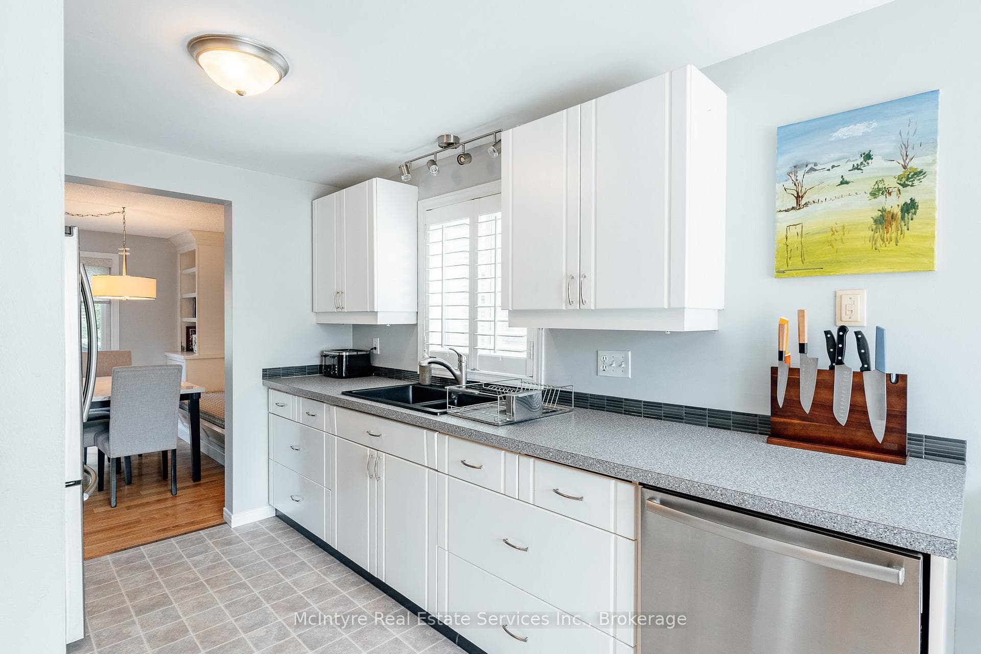 560 Penny Lane photo 11