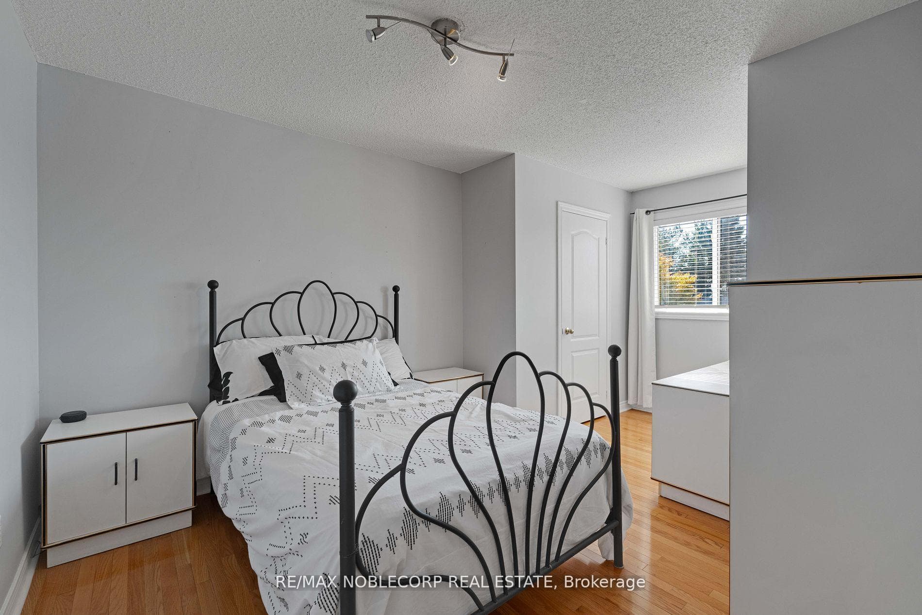 74 Waterbury Street photo 24