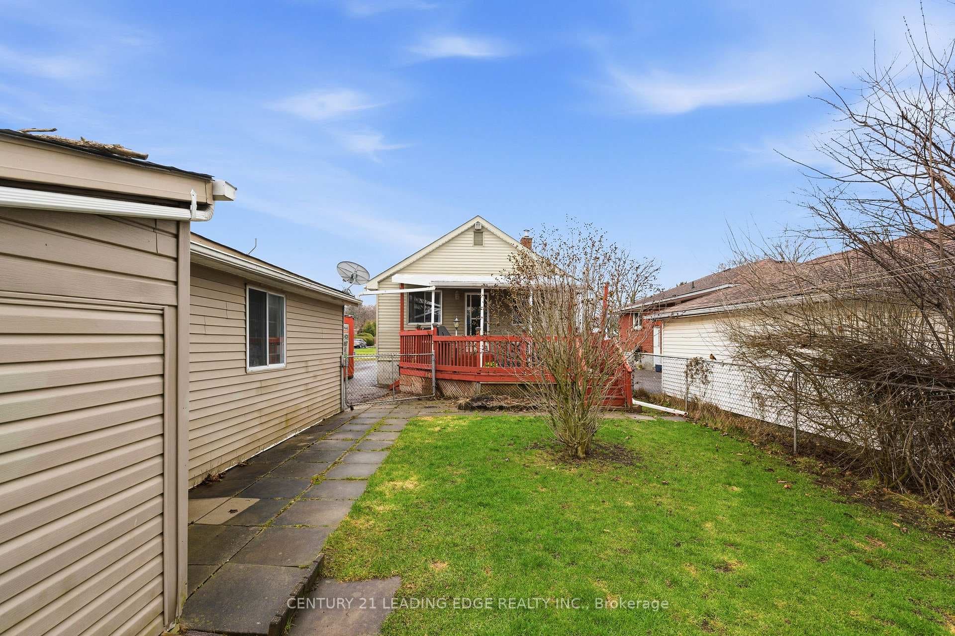 347 Nipigon Street photo 30