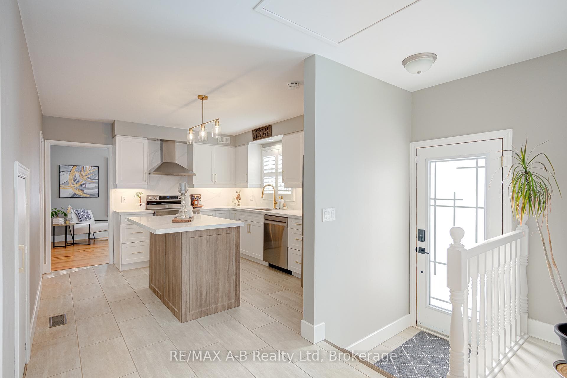 248 Huntingdon Avenue photo 19