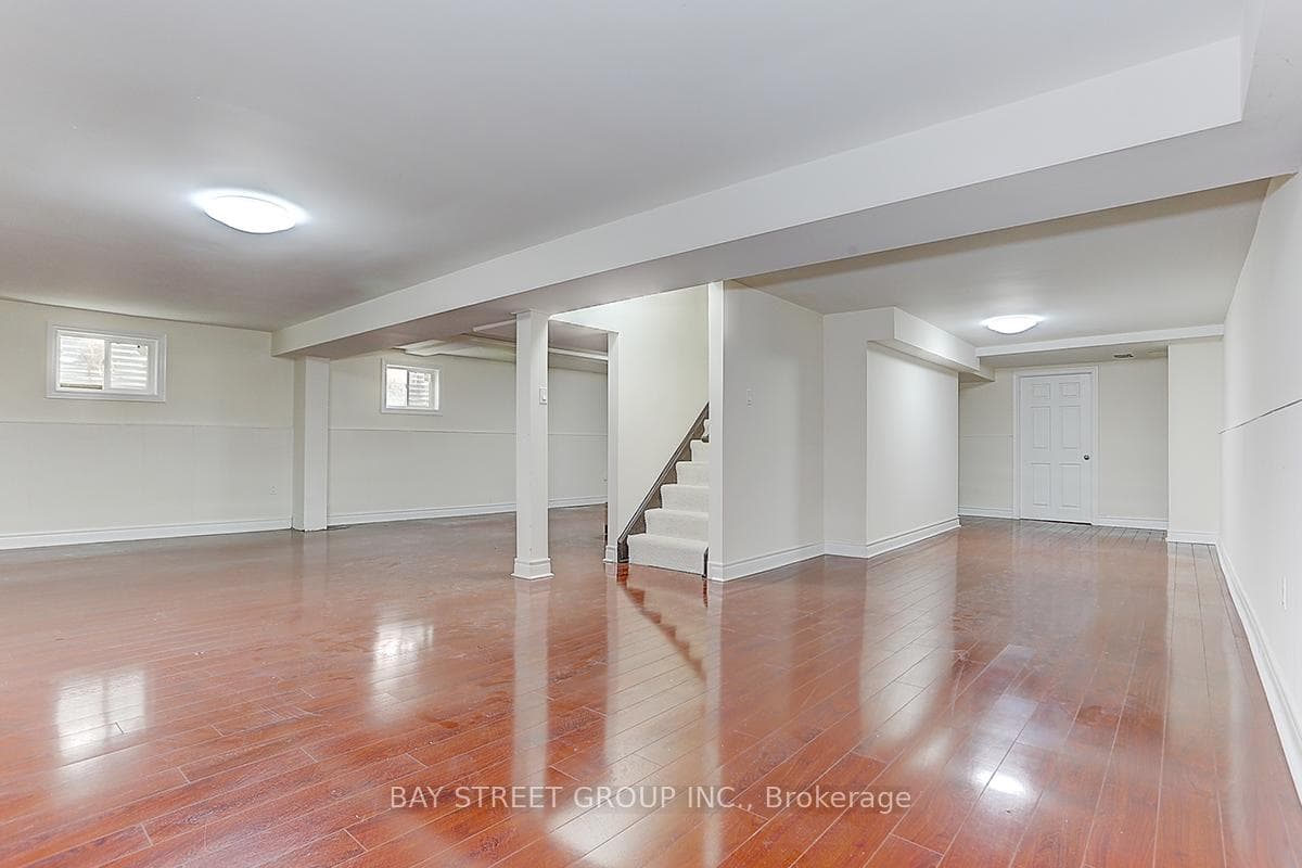 80 Emmeloord Crescent photo 35