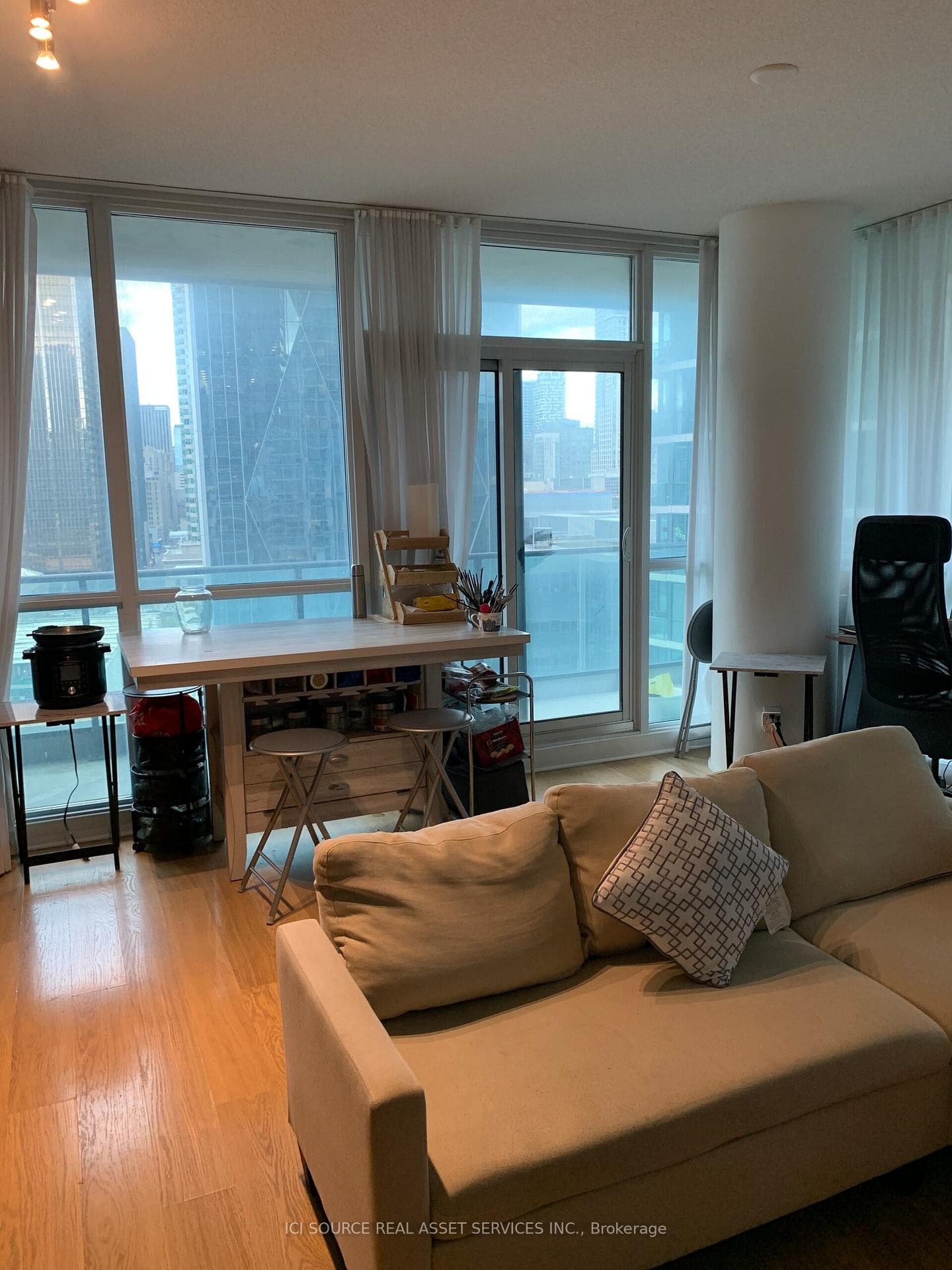 33 Bay Street Unit 1804 photo 10