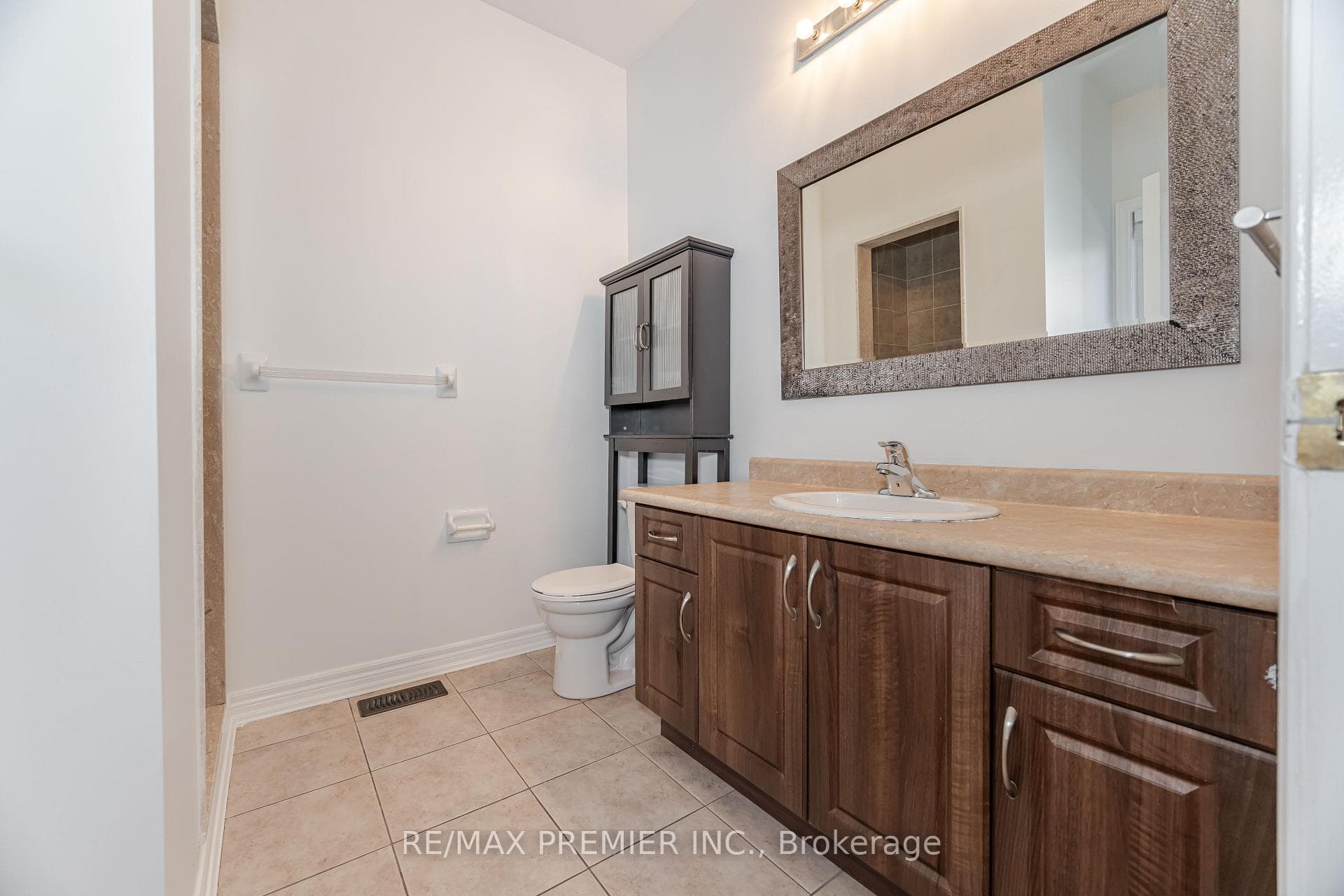 80 Heathcliffe Drive photo 17