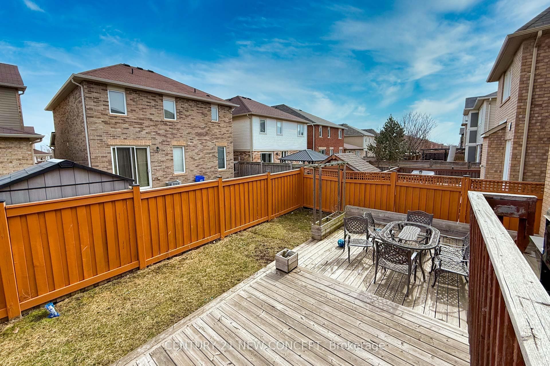 286 Schreyer Crescent photo 35