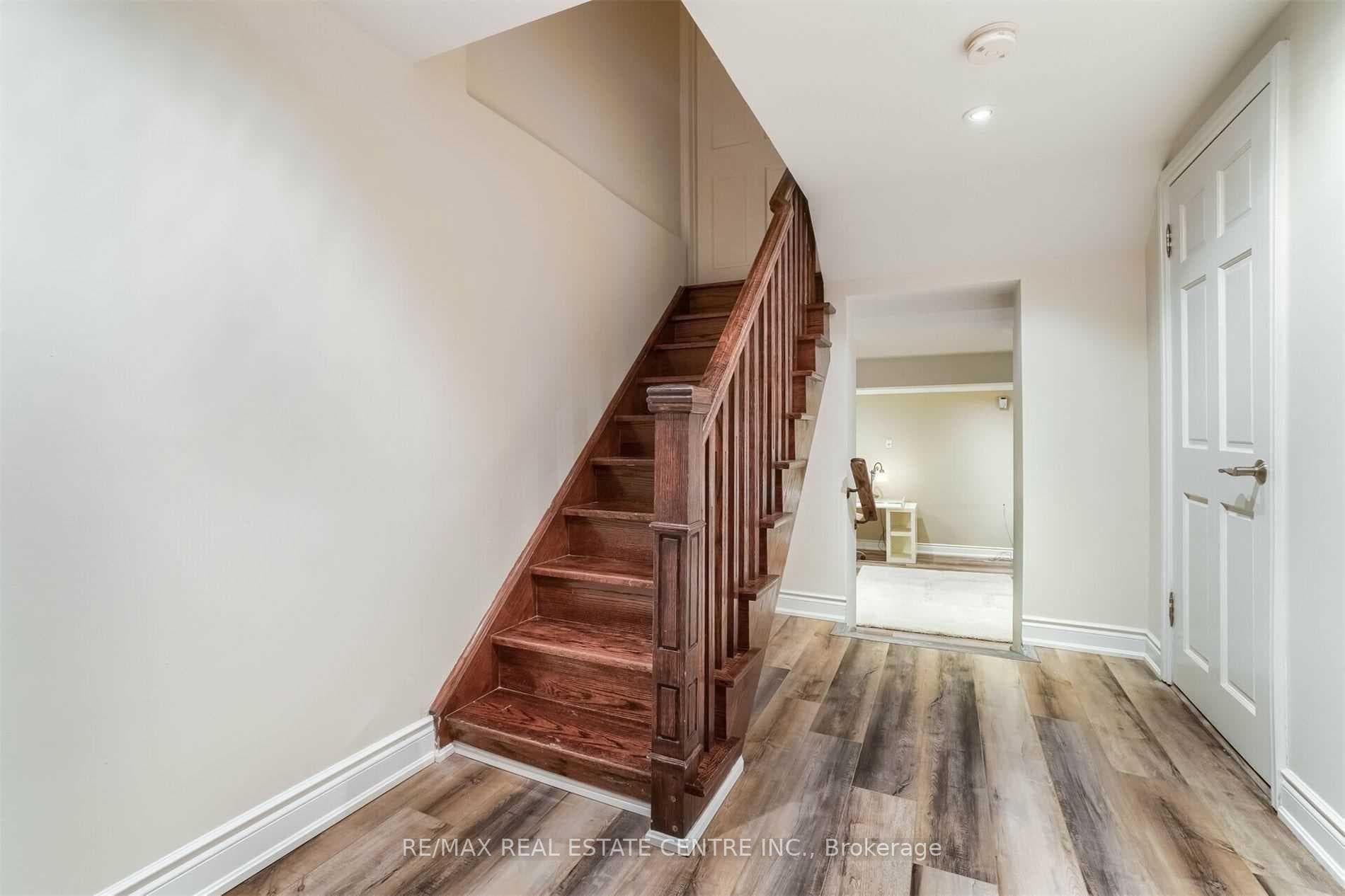 41 Clearside Place photo 31