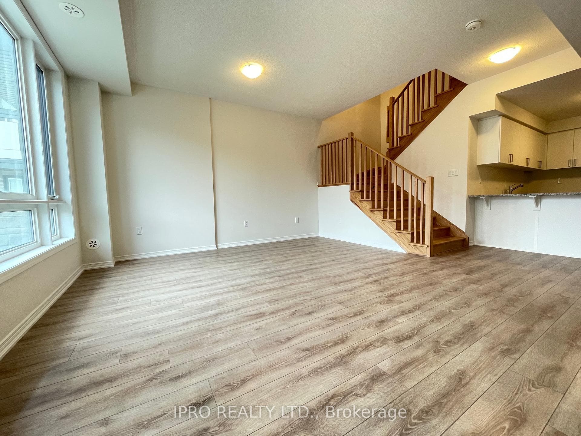 30 Woodstream Drive Unit 12 photo 4