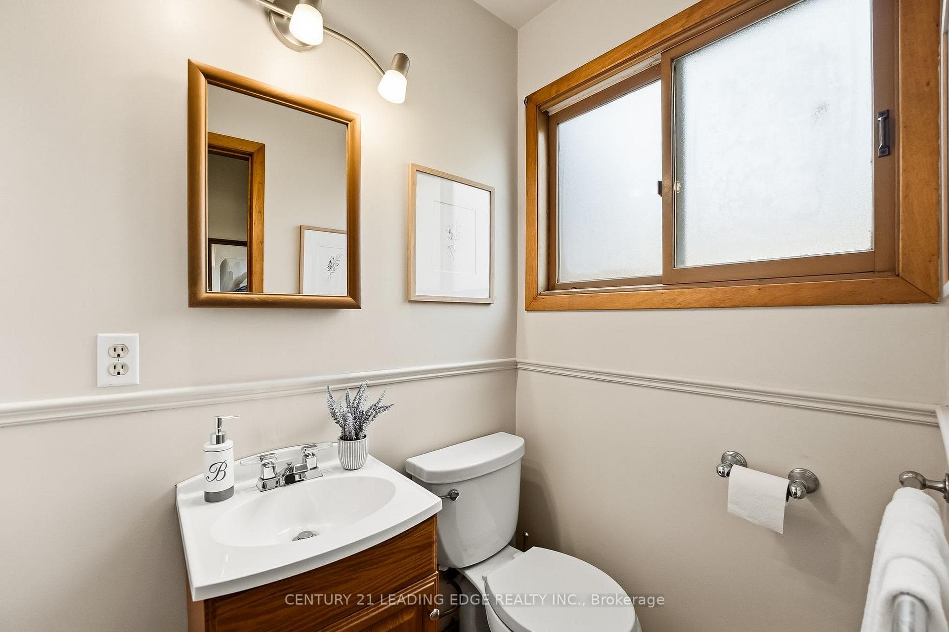63 Lakeridge Road photo 34