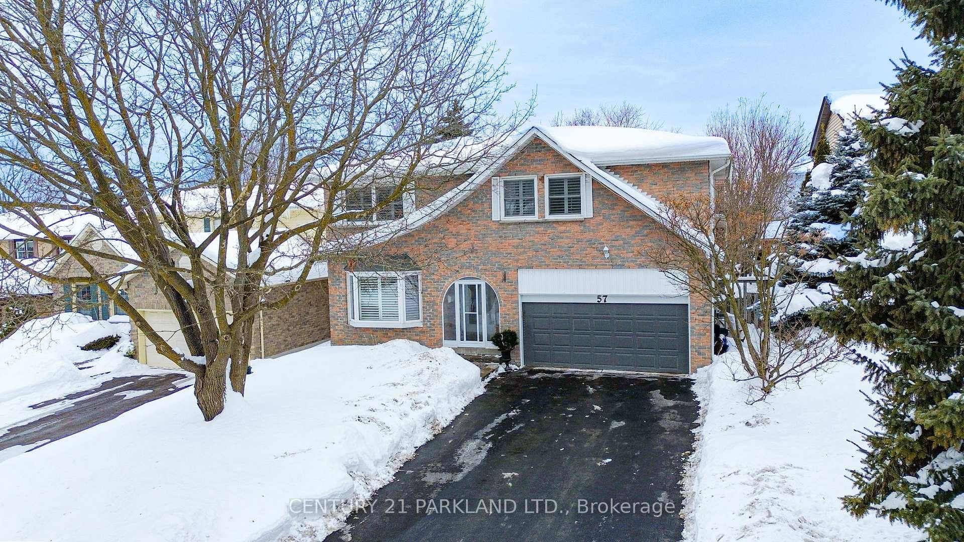 57 Manning Crescent photo 1