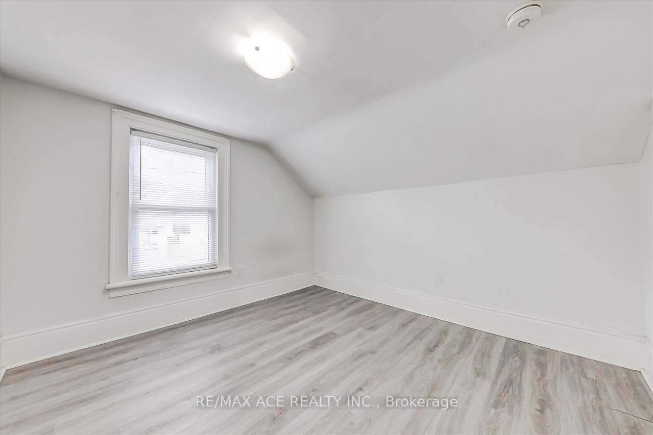 19 Nassau Street photo 26