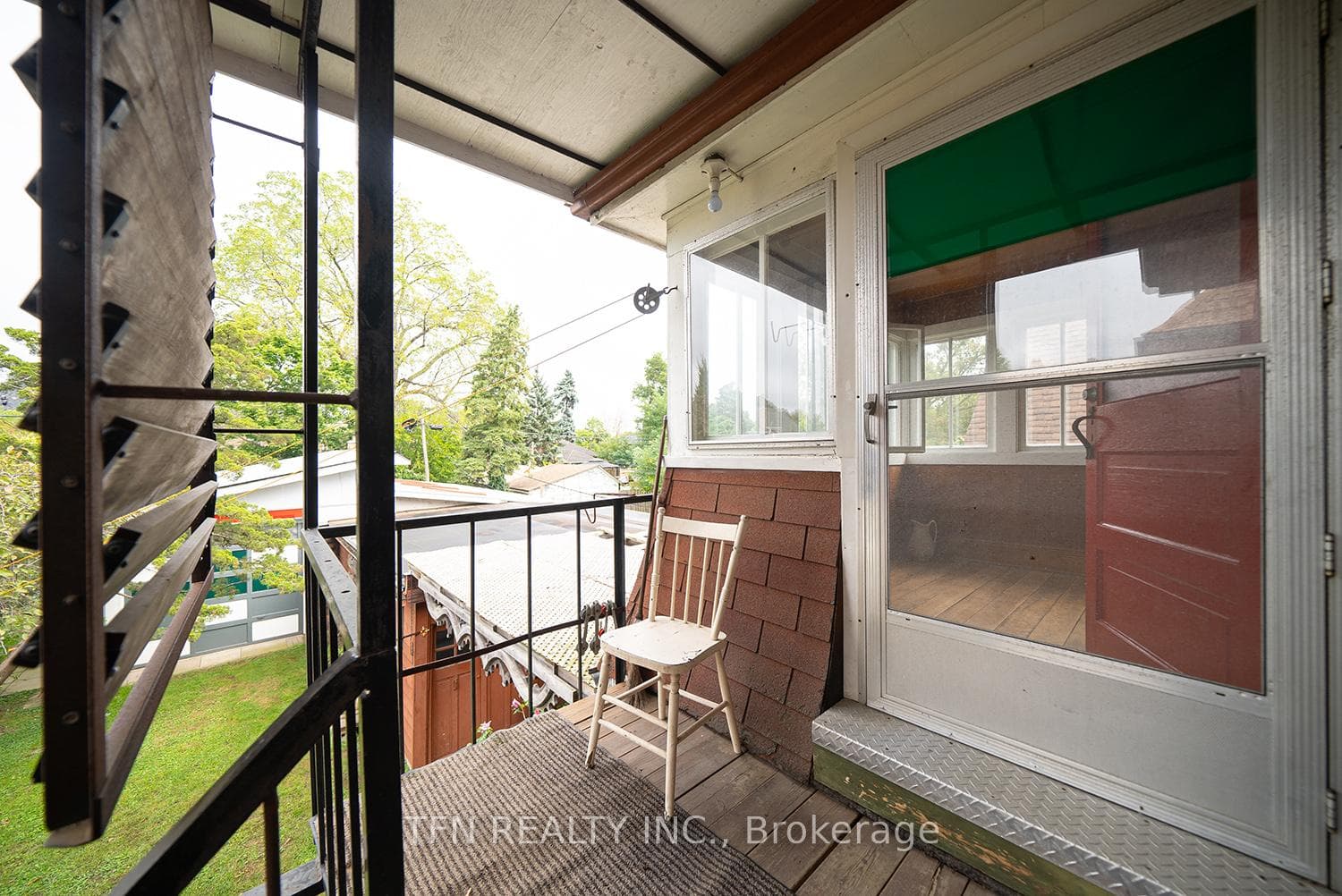 480 Colborne Street photo 50