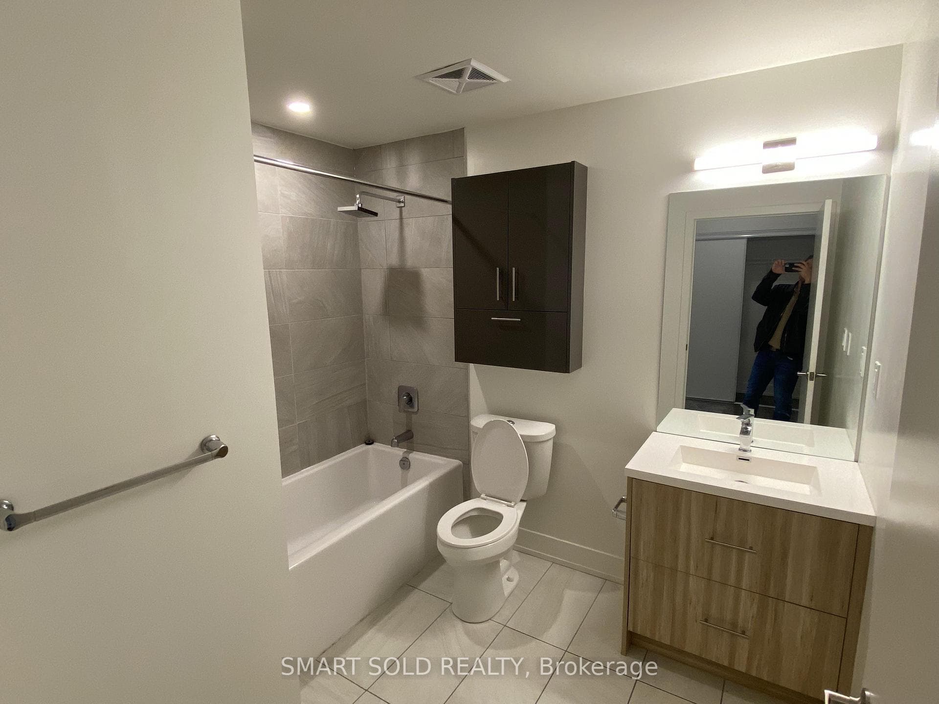 180 Fairview Mall Drive Unit 1905 photo 9