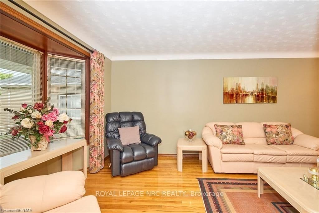 more of the living room