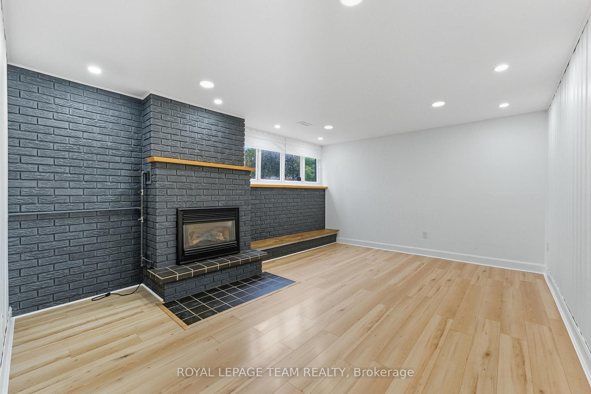 1856 Playfair Drive photo 34