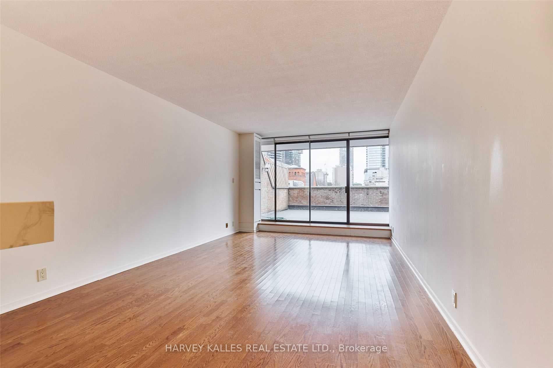 18A Hazelton Avenue Unit 306 photo 15