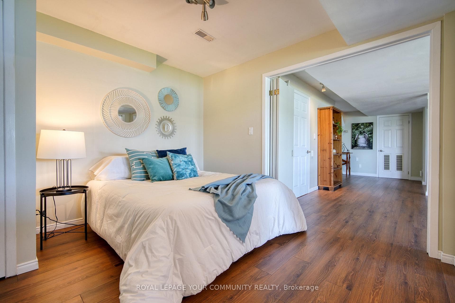 22 Beck Boulevard photo 37