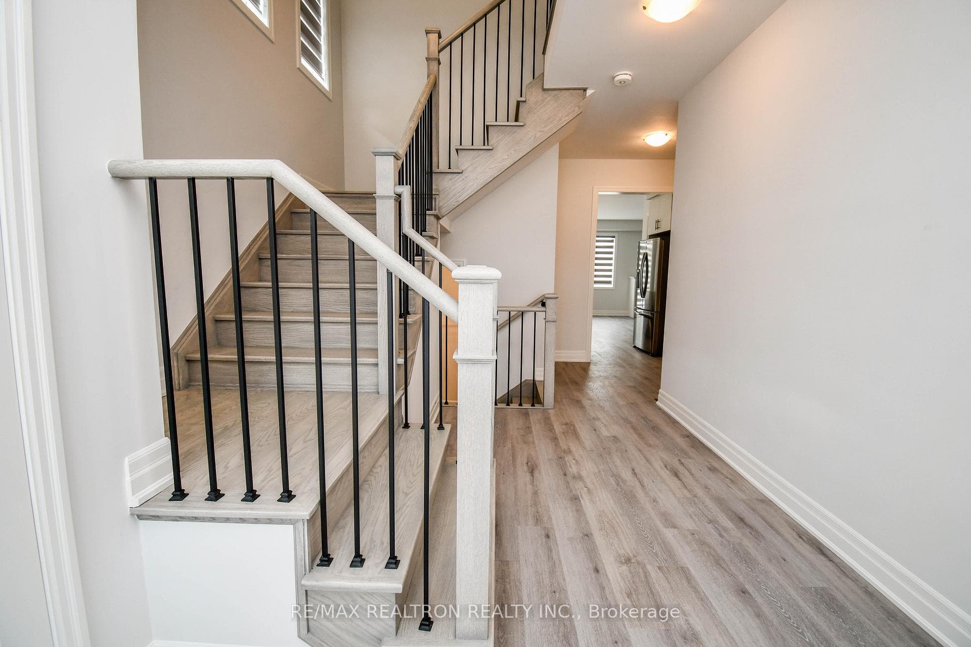 36 Del Ray Crescent photo 4