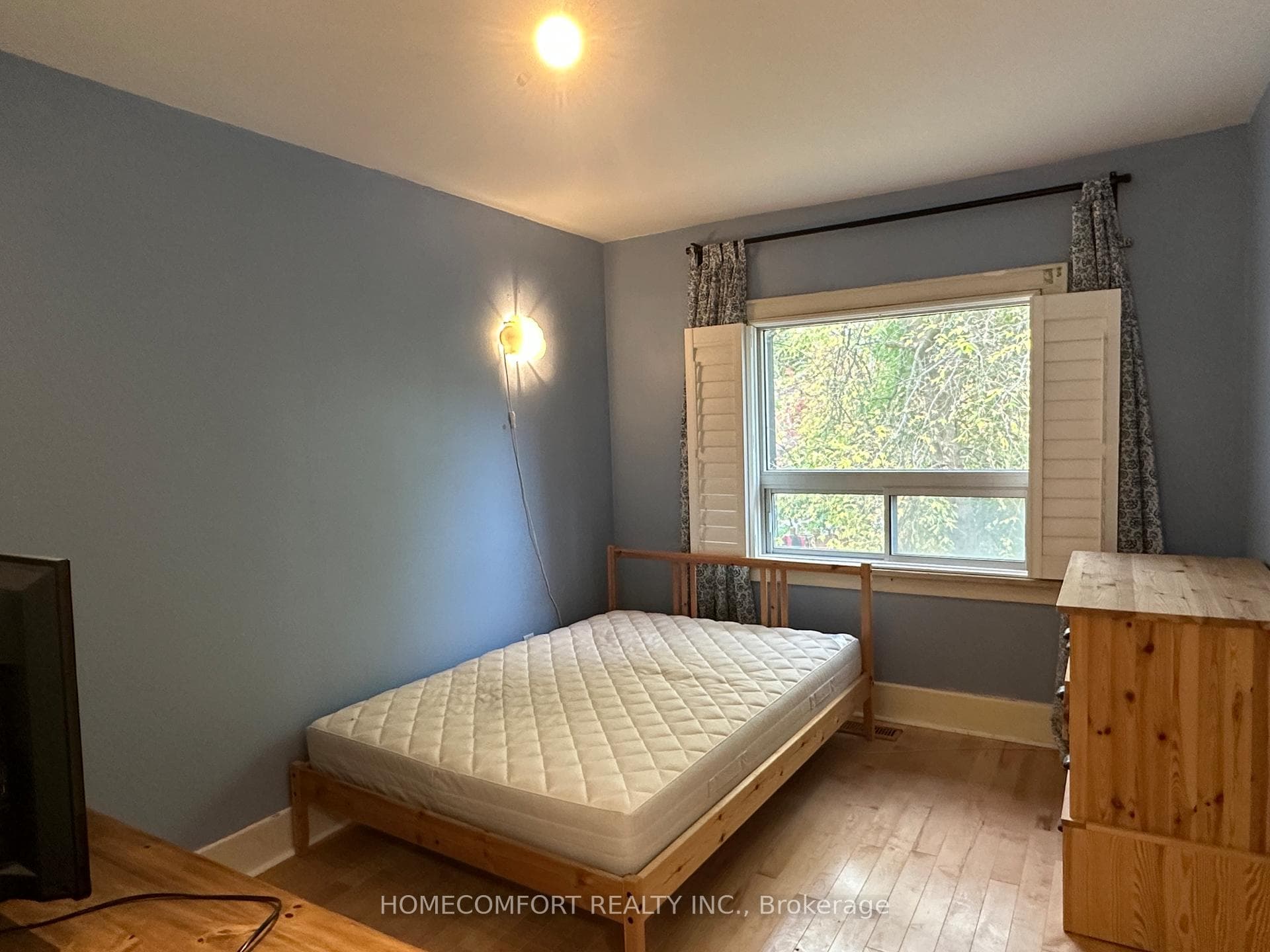 745 Millwood Road photo 14