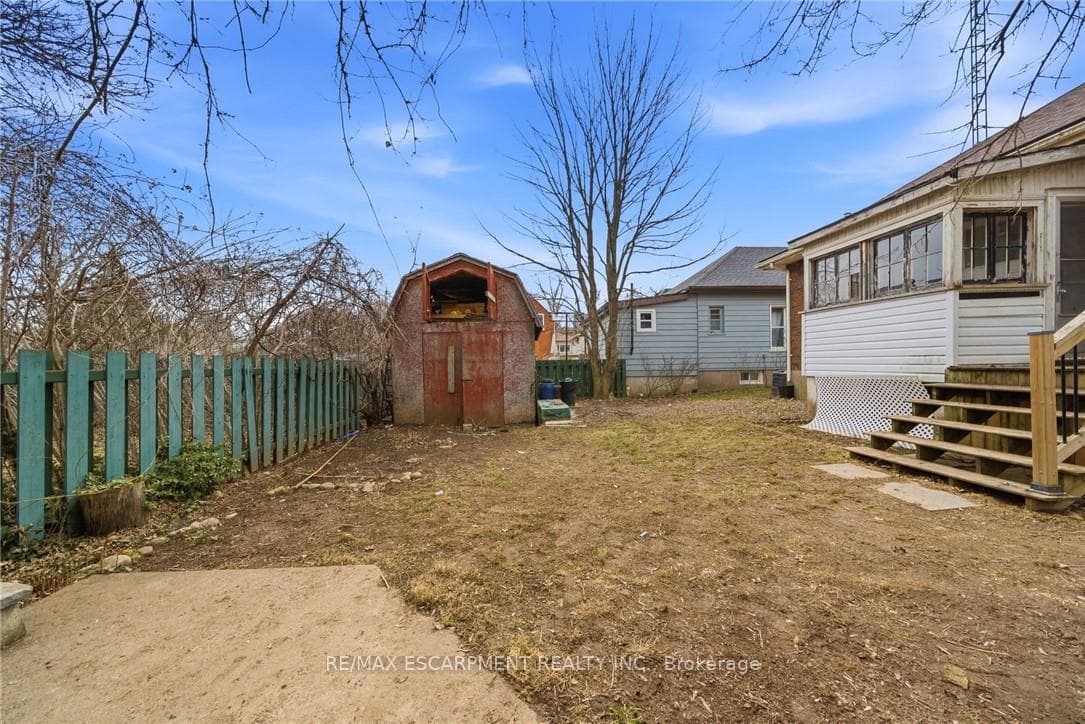 203 Brock Street photo 26