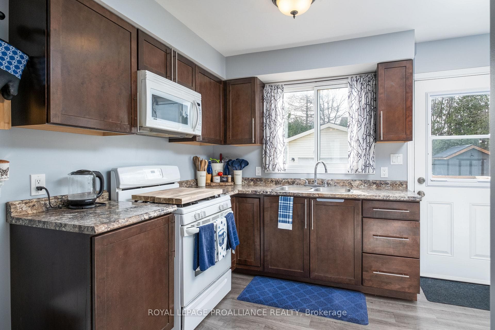 745 Ridley Drive photo 14