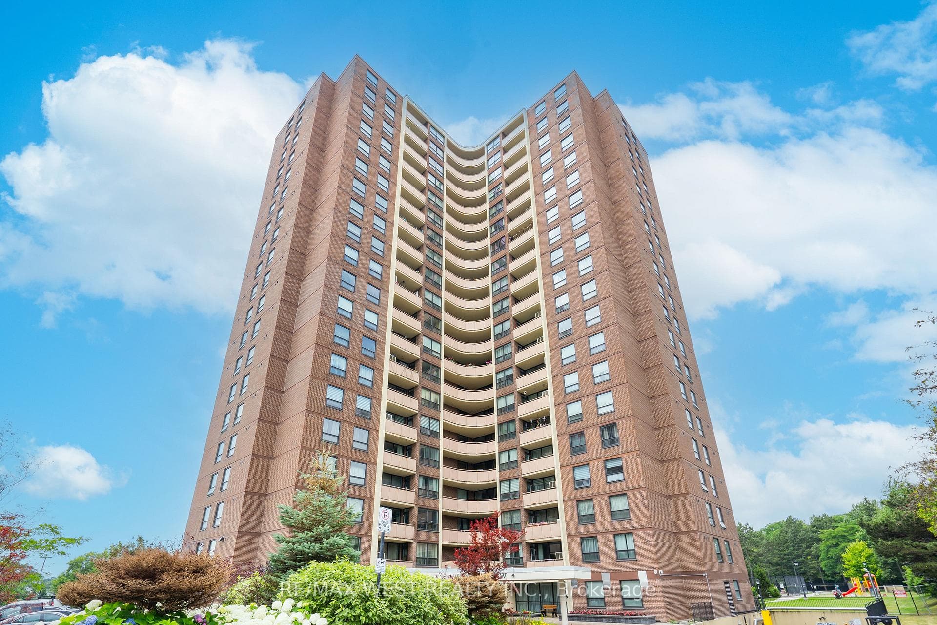 61 Richview Road Unit 1603 photo 2