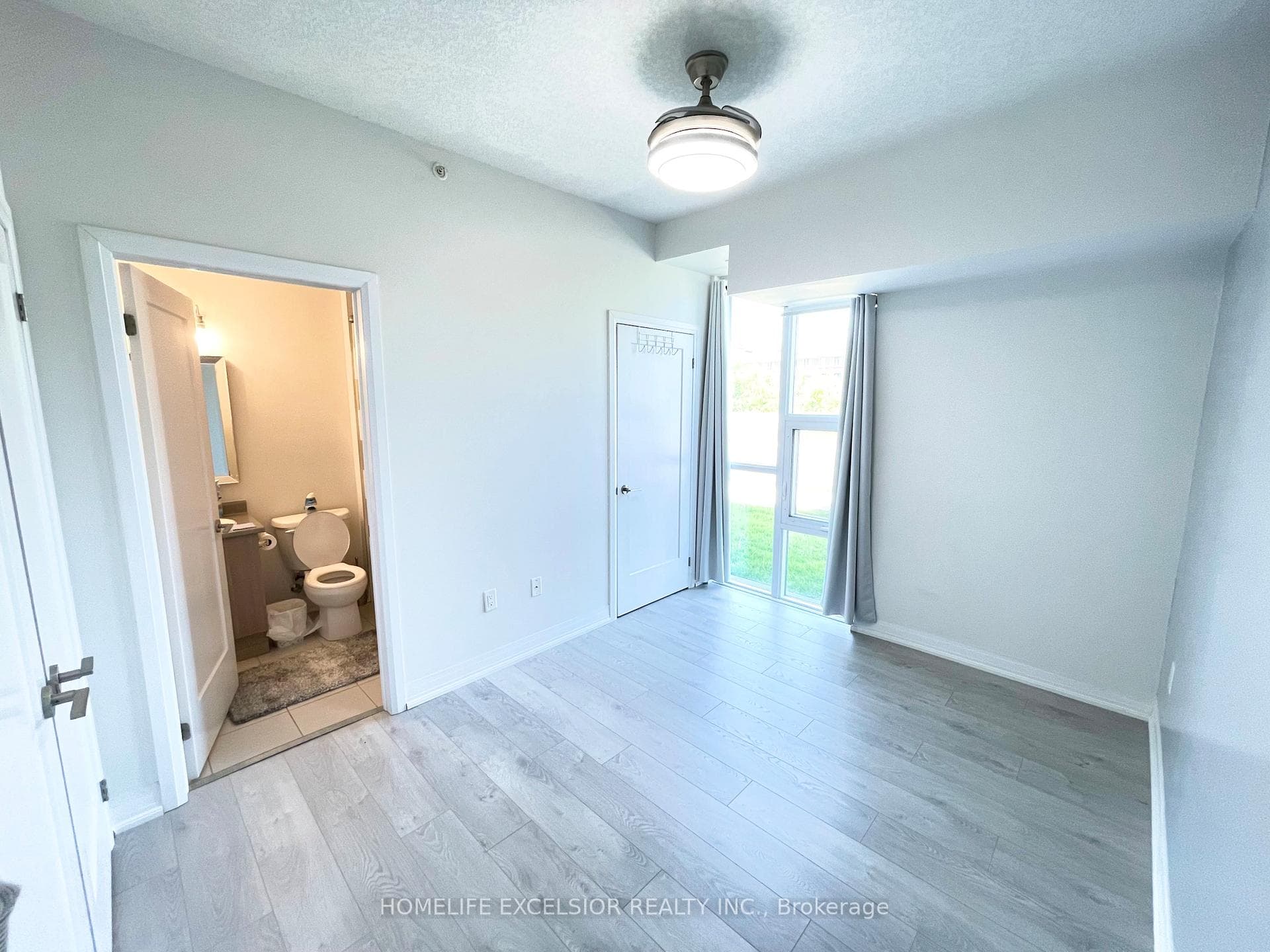 10 Concord Place Unit 109 photo 7