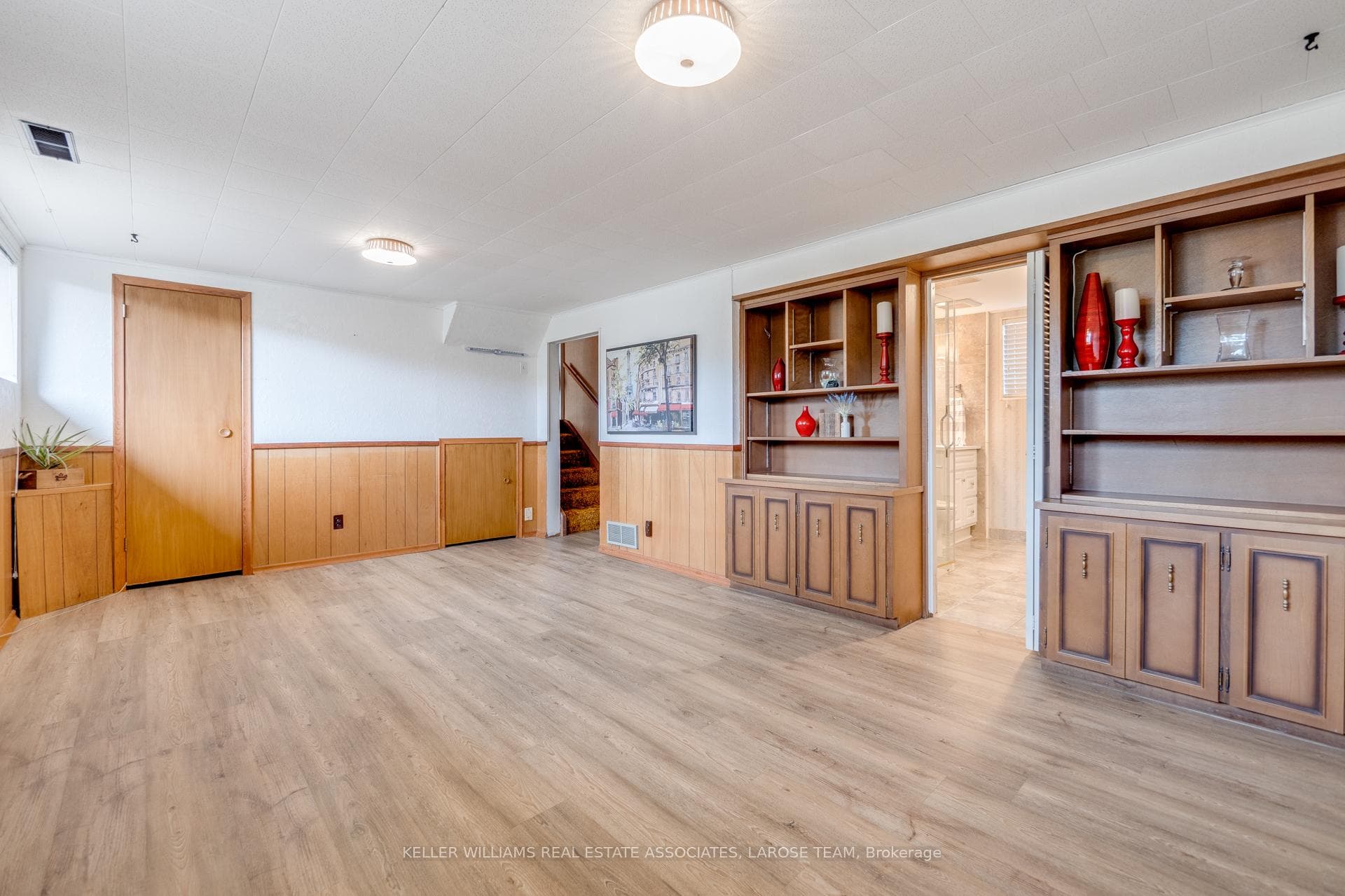 118 Schweitzer Street photo 29