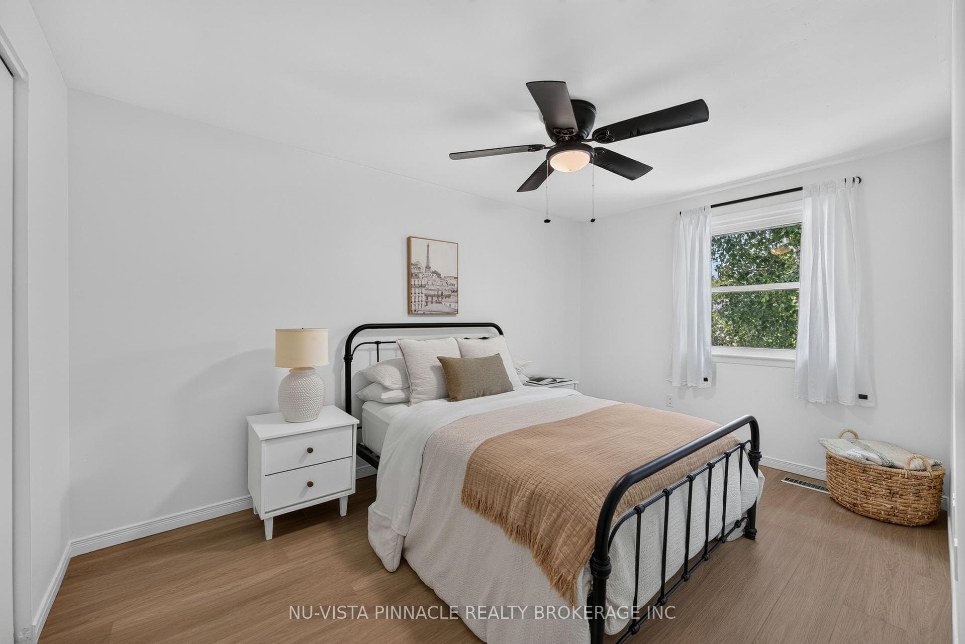 28 Edgemere Crescent photo 29