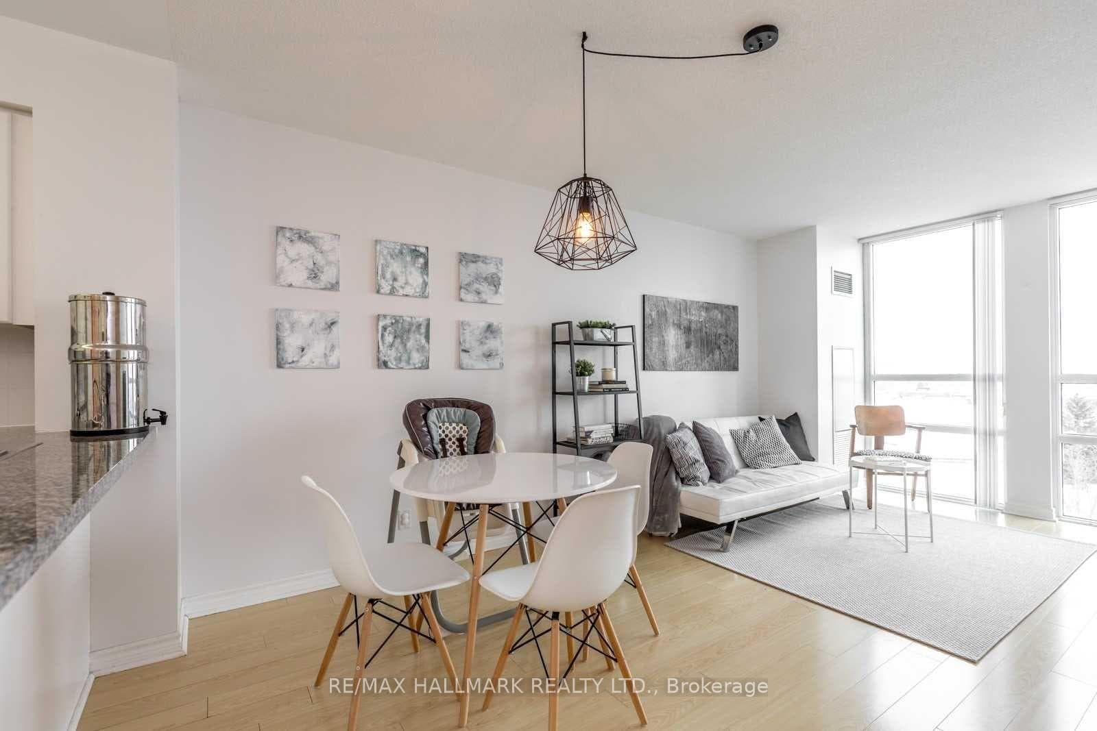 68 Grangeway Avenue Unit 706 photo 11