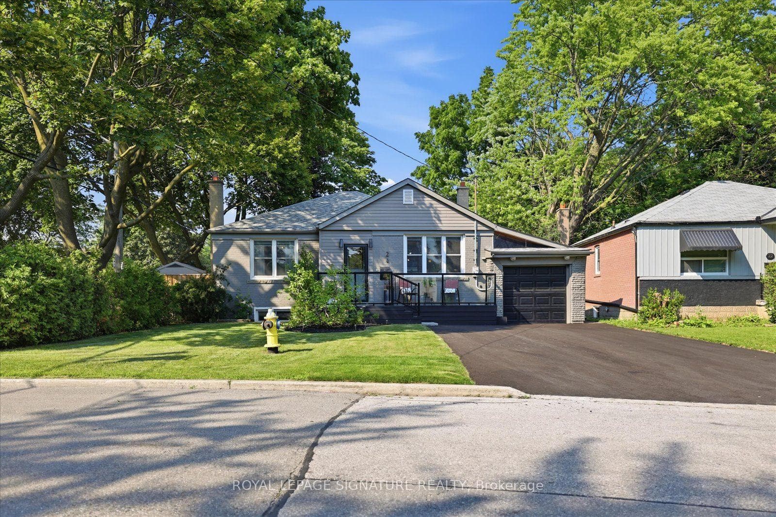 24 Latham Avenue photo 1