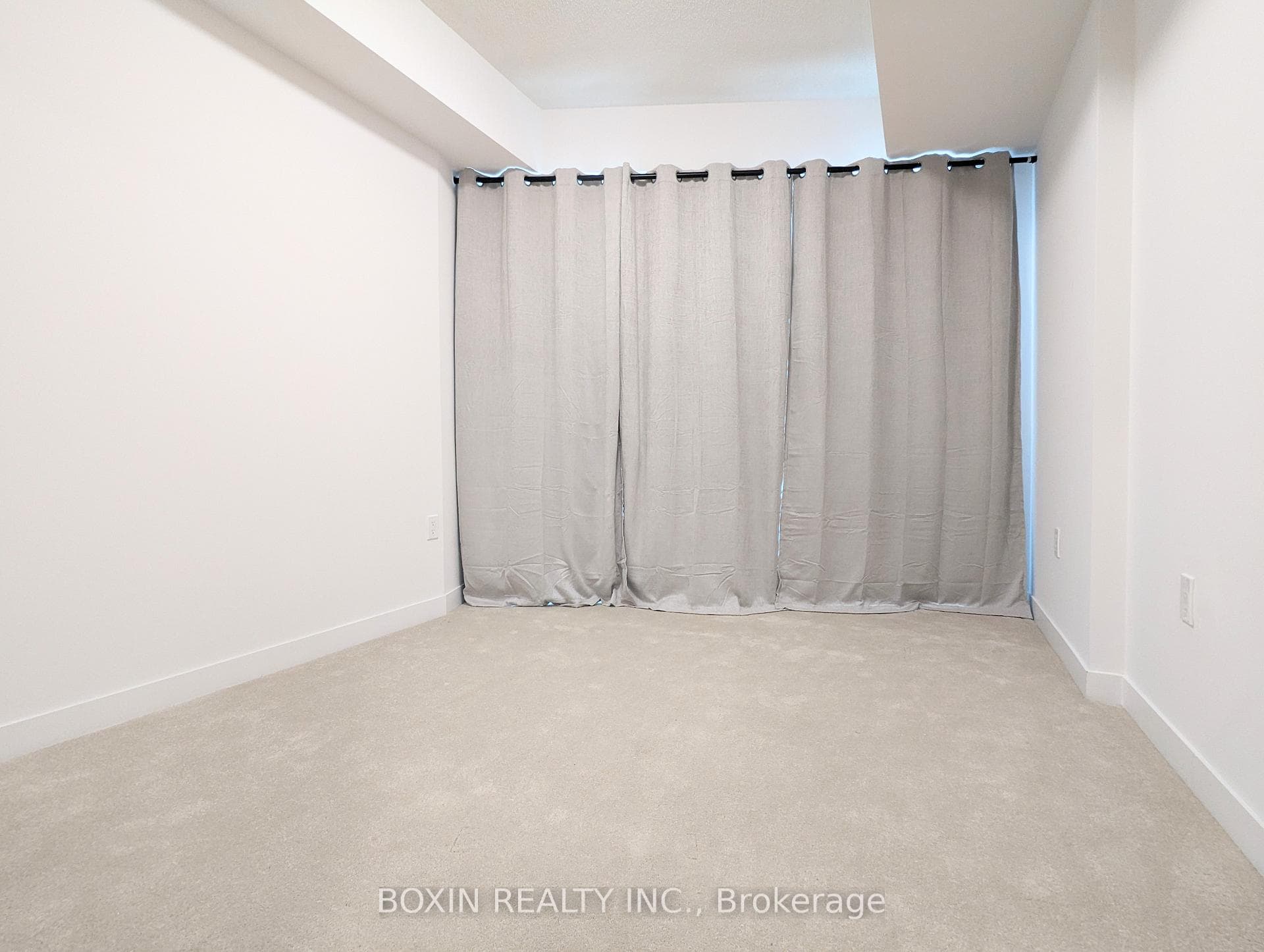 238 Simcoe Street Unit 406 photo 5