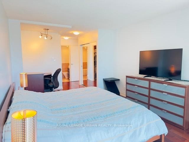 10 Yonge Street Unit 2702 photo 17