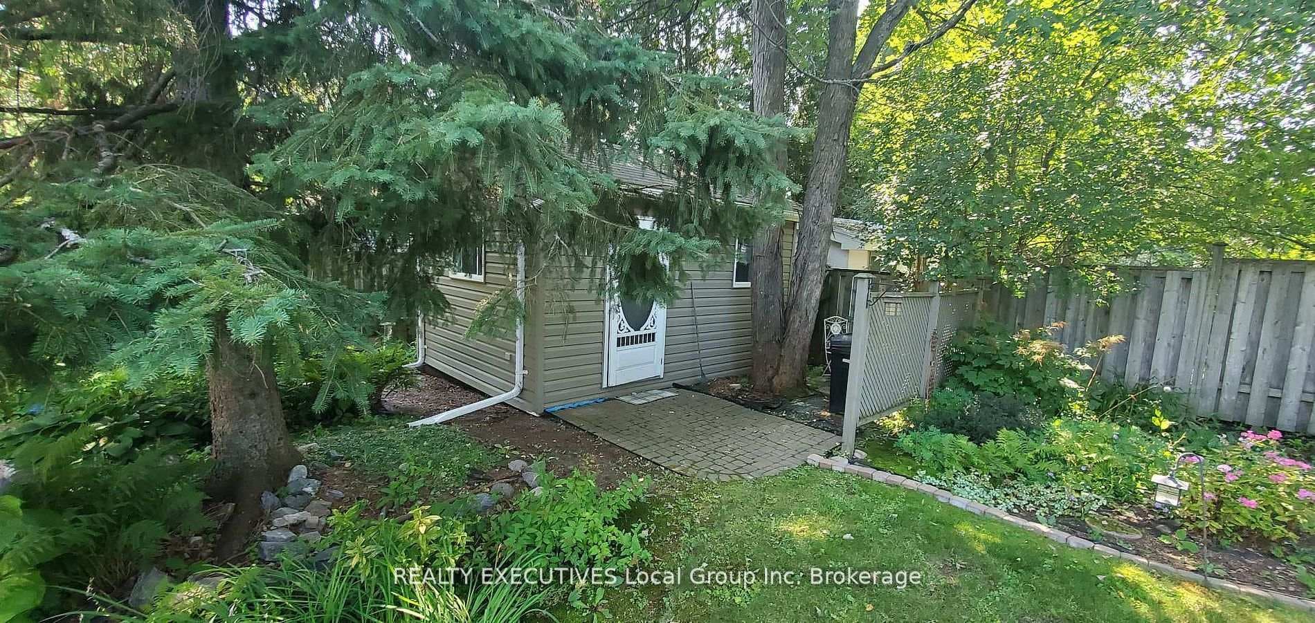 320 Justin Street photo 45