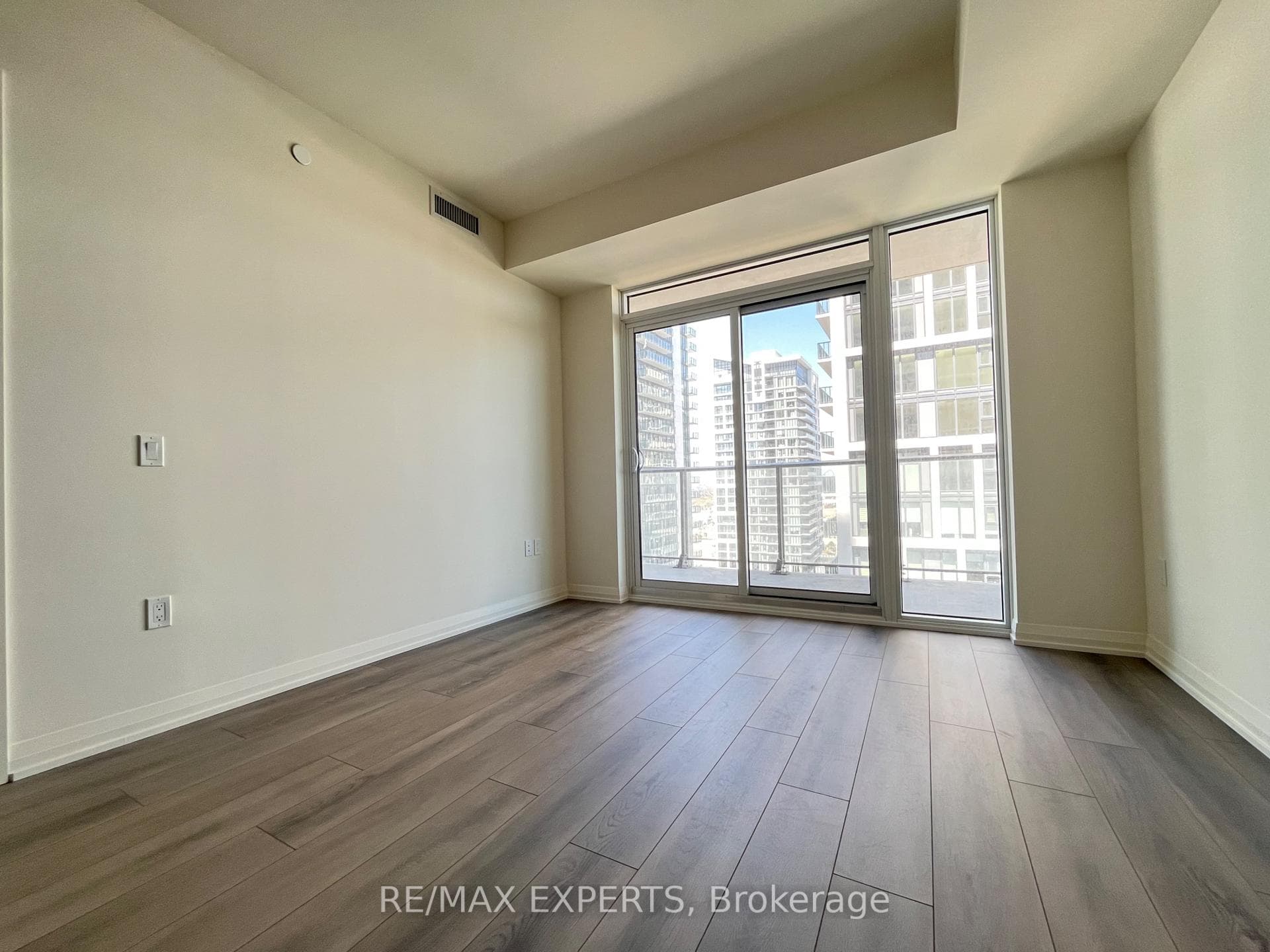8960 Jane Street Unit 1719 photo 9