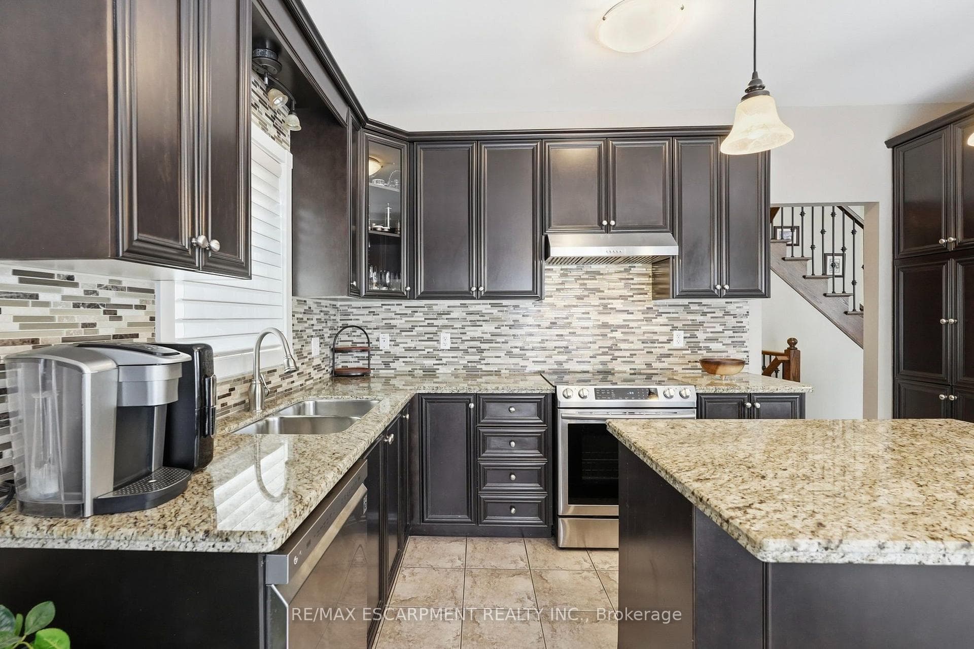 1332 Baseline Road photo 9