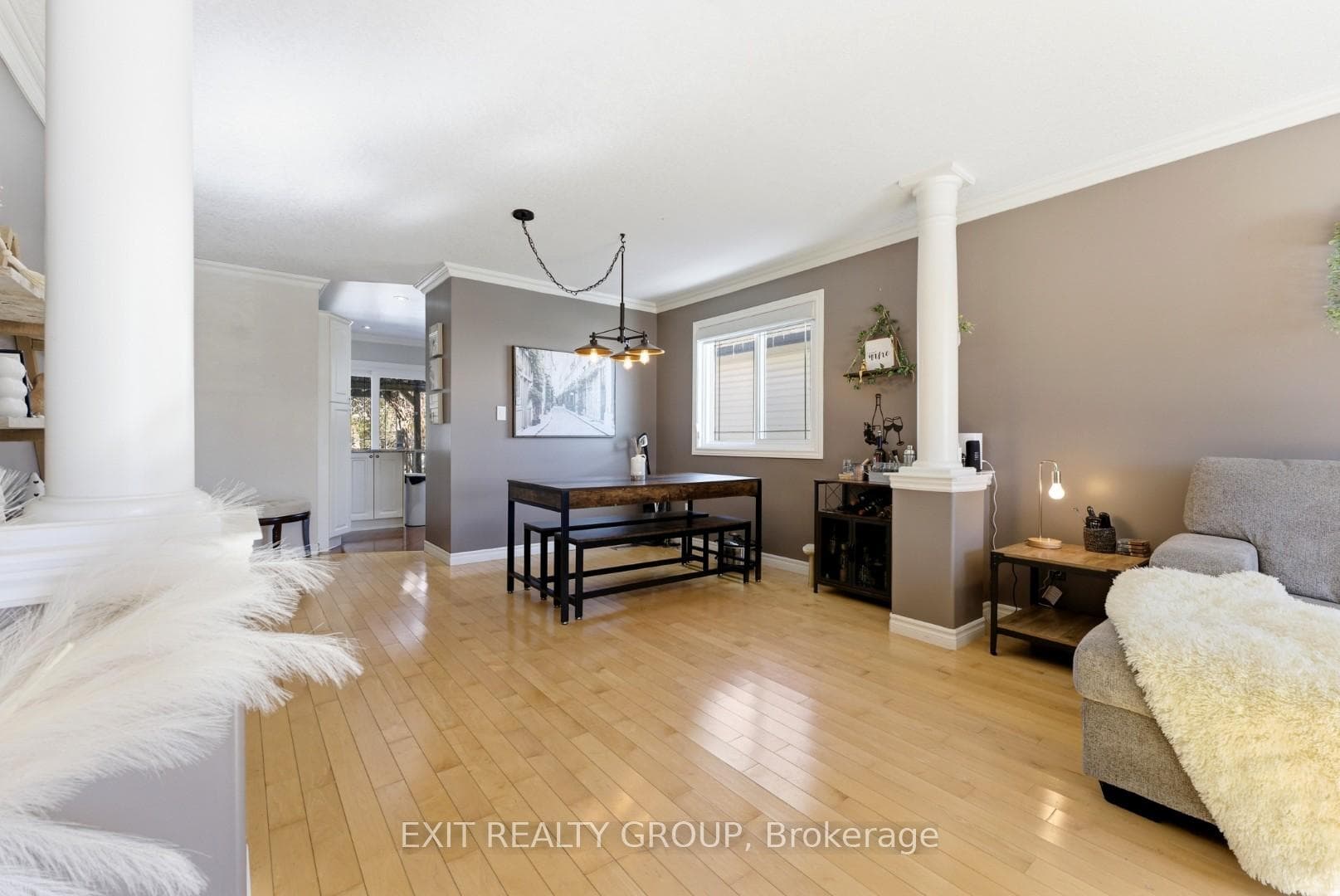 67 Bogart Crescent photo 3