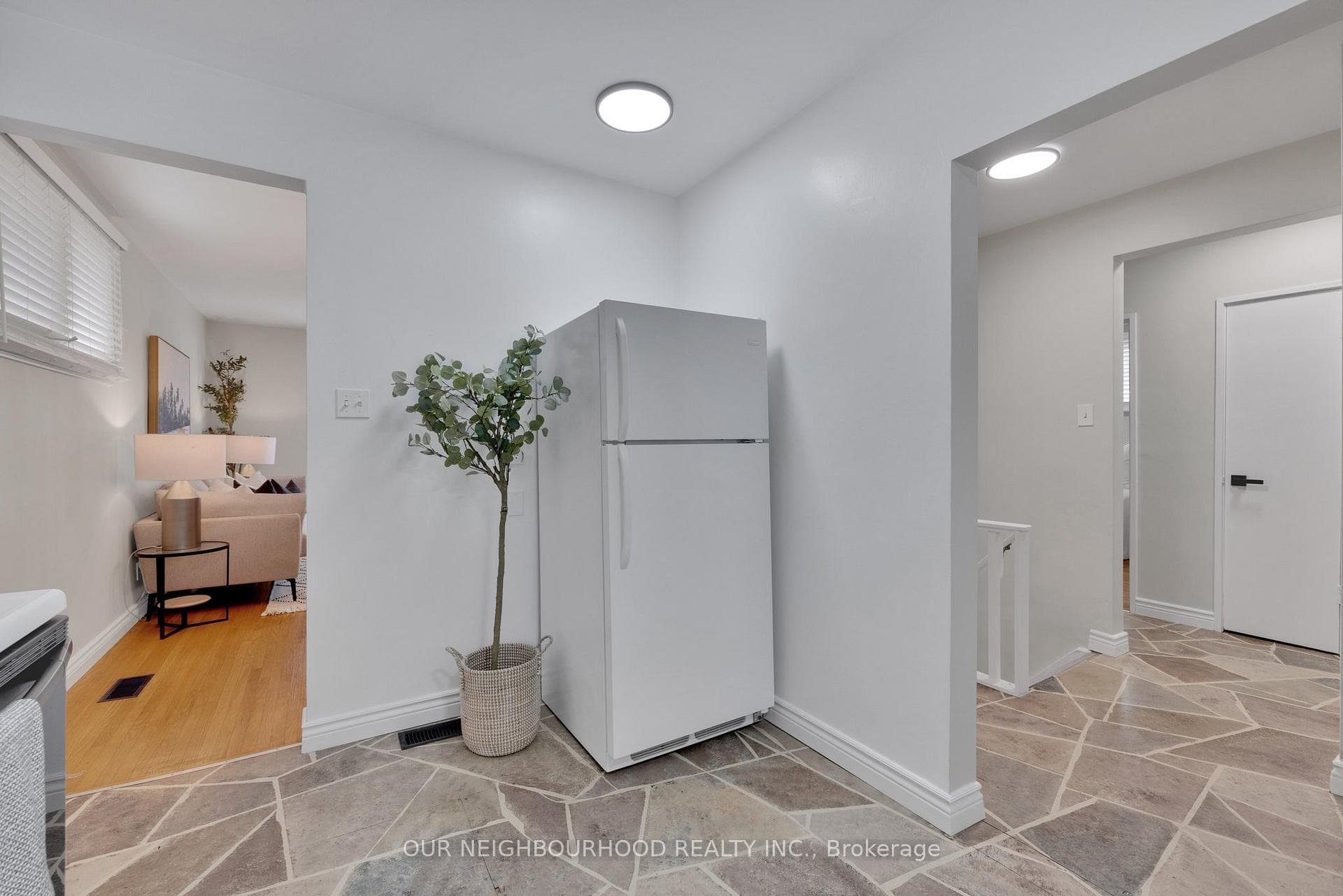 1002 Centre Street photo 6