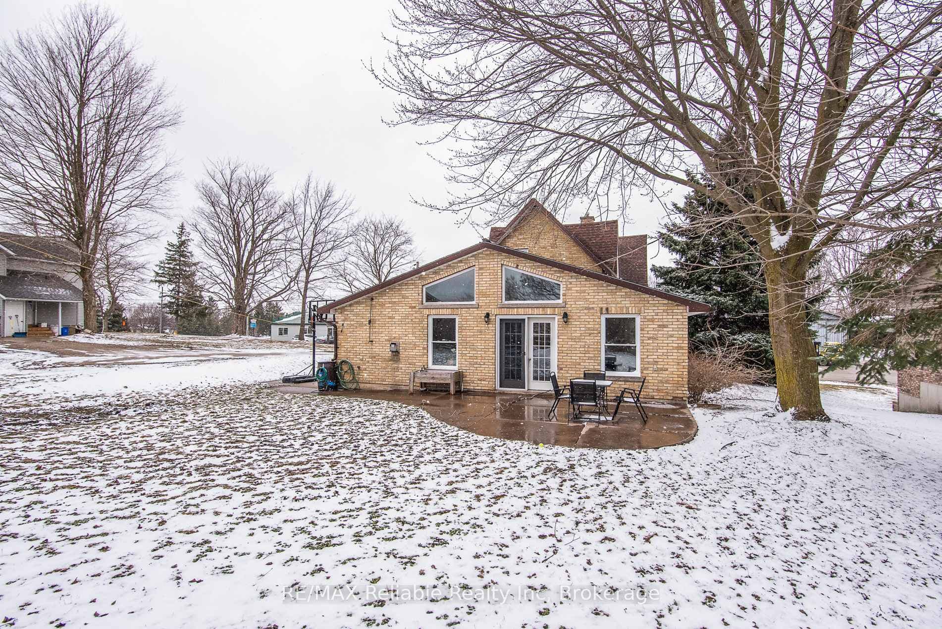 209 Hamilton Street photo 9