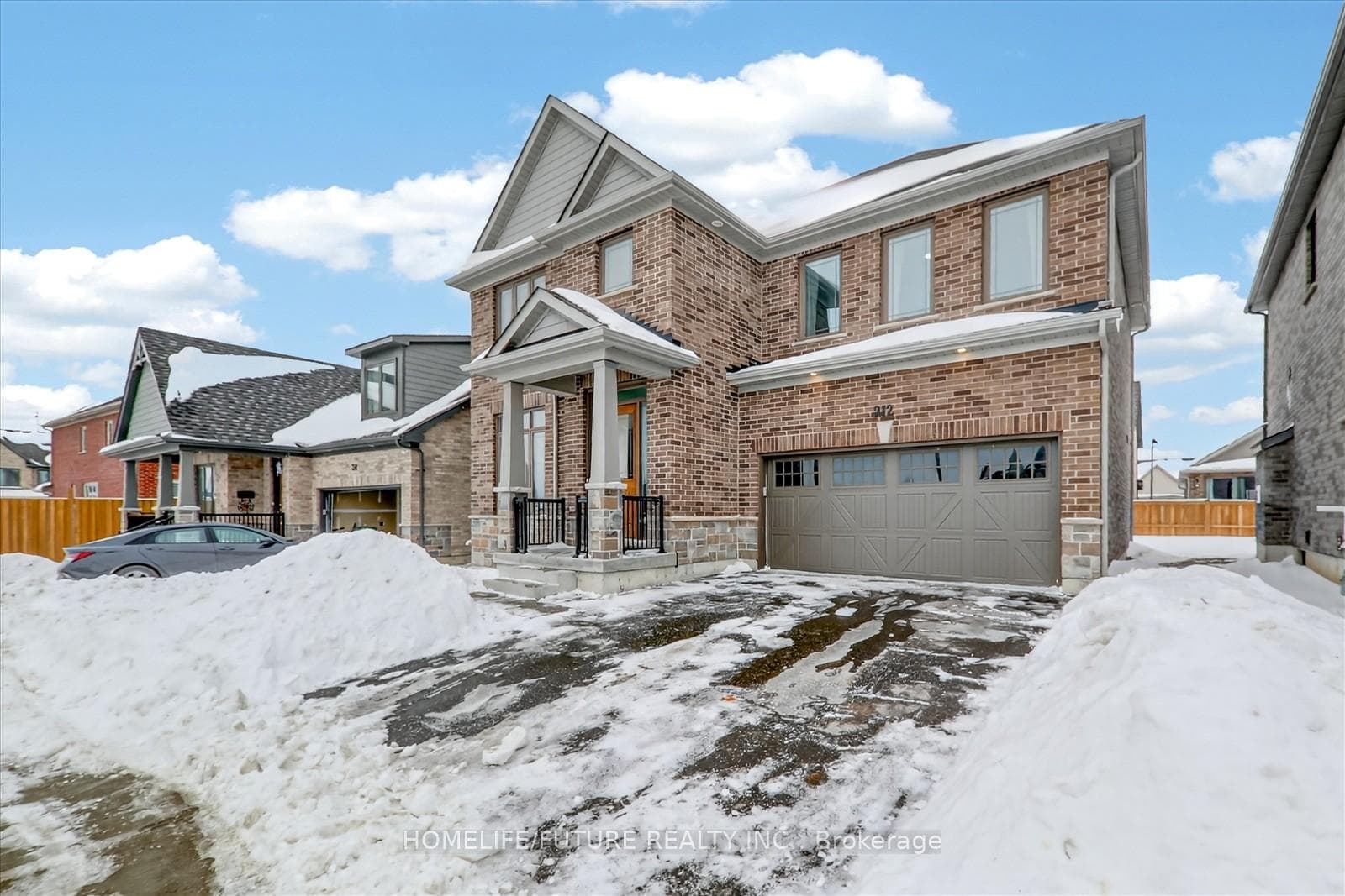 212 Mallory Terrace photo 2