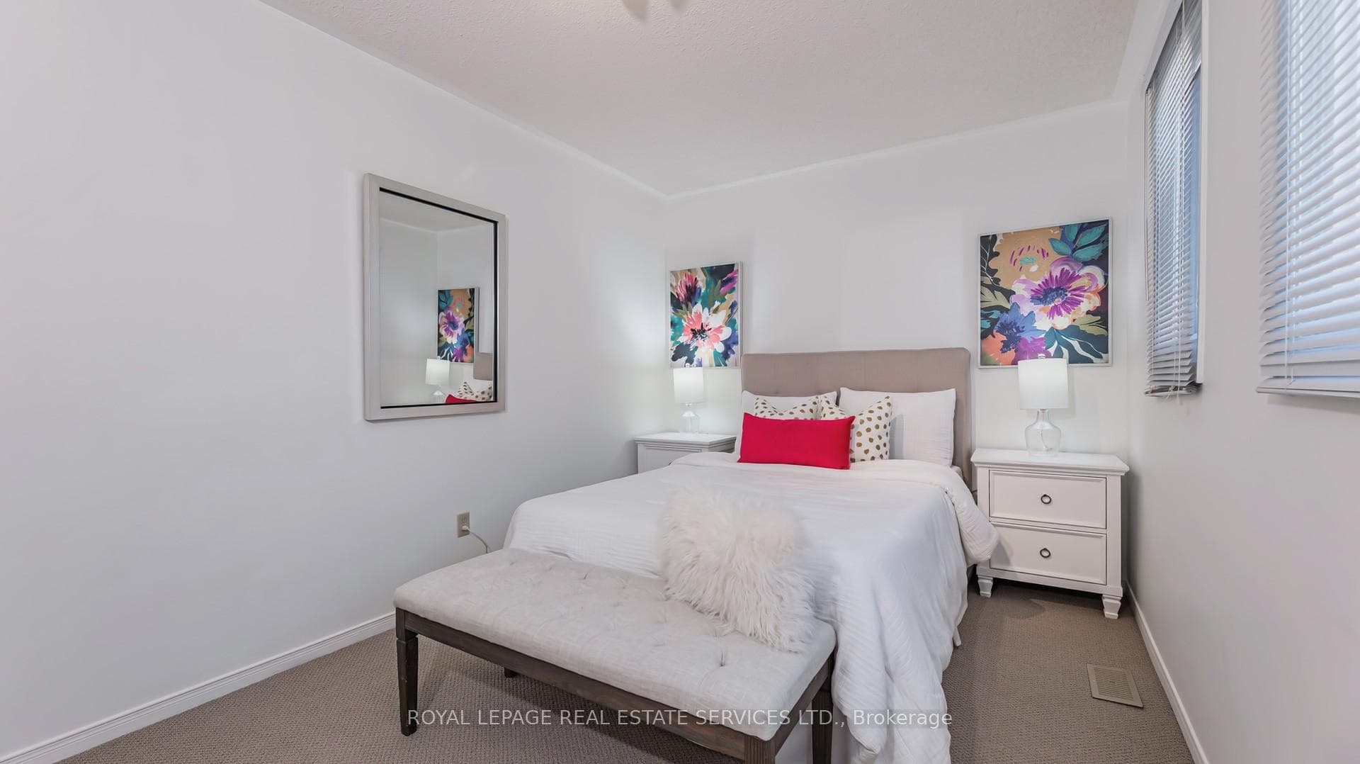 249 Thornway Avenue photo 22