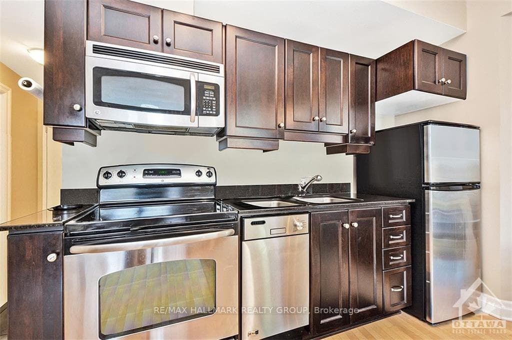 245 KENT Street Unit 608 photo 6